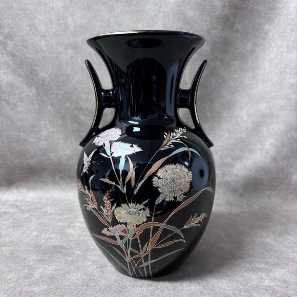Vintage Made in Japan Black Mini Vase with Hand Painted Flowers *STUNNING* - Picture 1 of 6